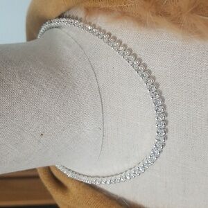 New set of necklace and bracelet